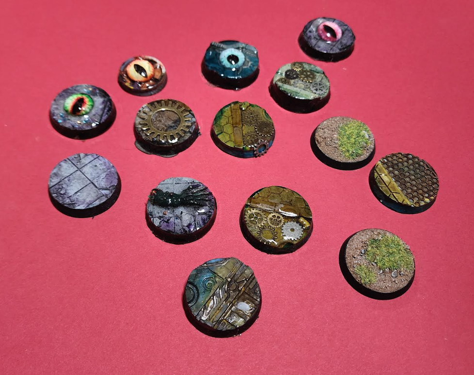 END OF SUMMER SALE: 1 lot of 14 painted & stylized RPG bases