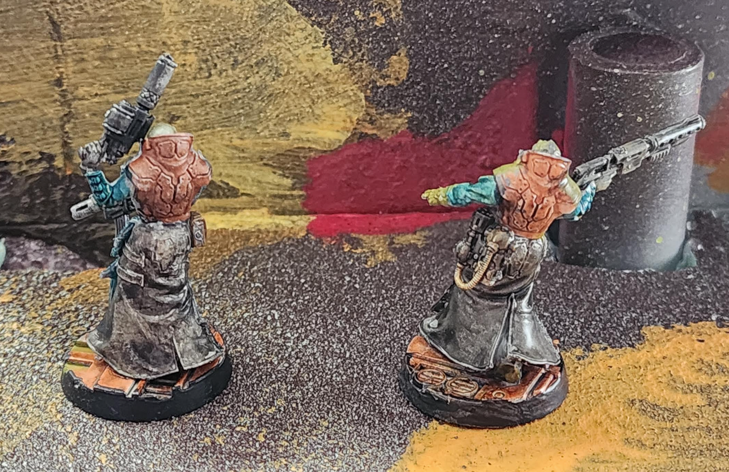 Set of 4x Painted Dealaque Necromunda Figures w handmade "designer case"